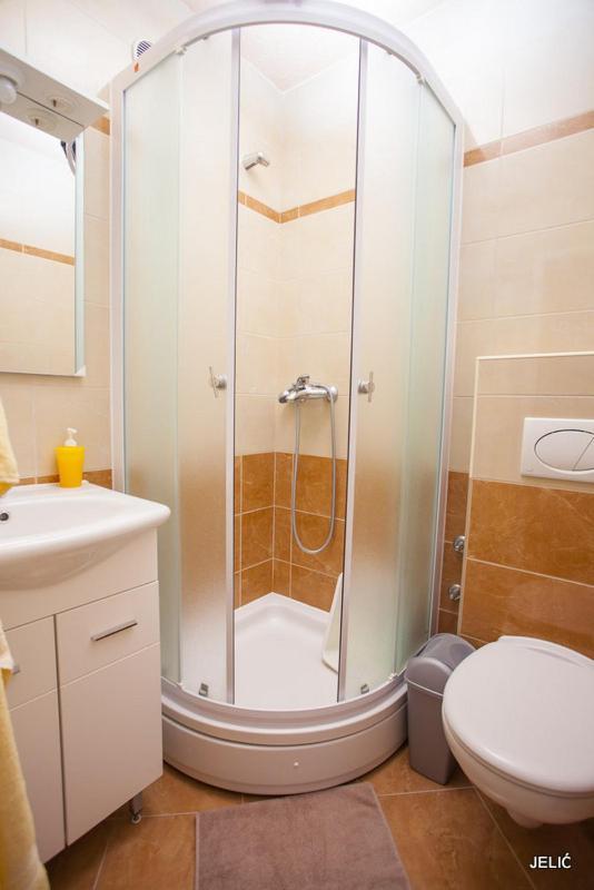Apartment Aria Baška Voda Buitenkant foto