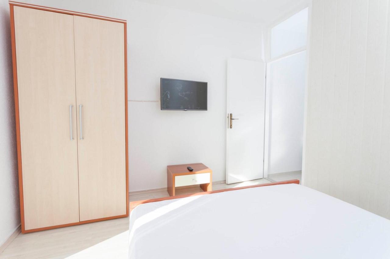 Apartment Aria Baška Voda Buitenkant foto